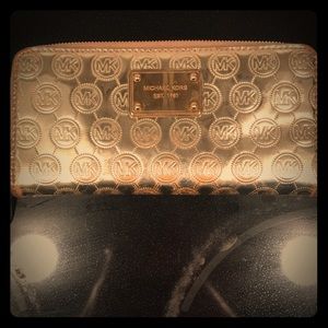 Michael Kors Zip Wallet